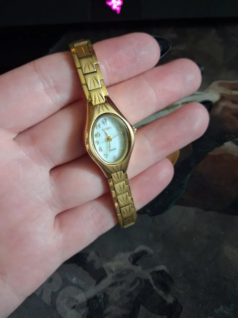 Elgin women's watchy **needs battery**